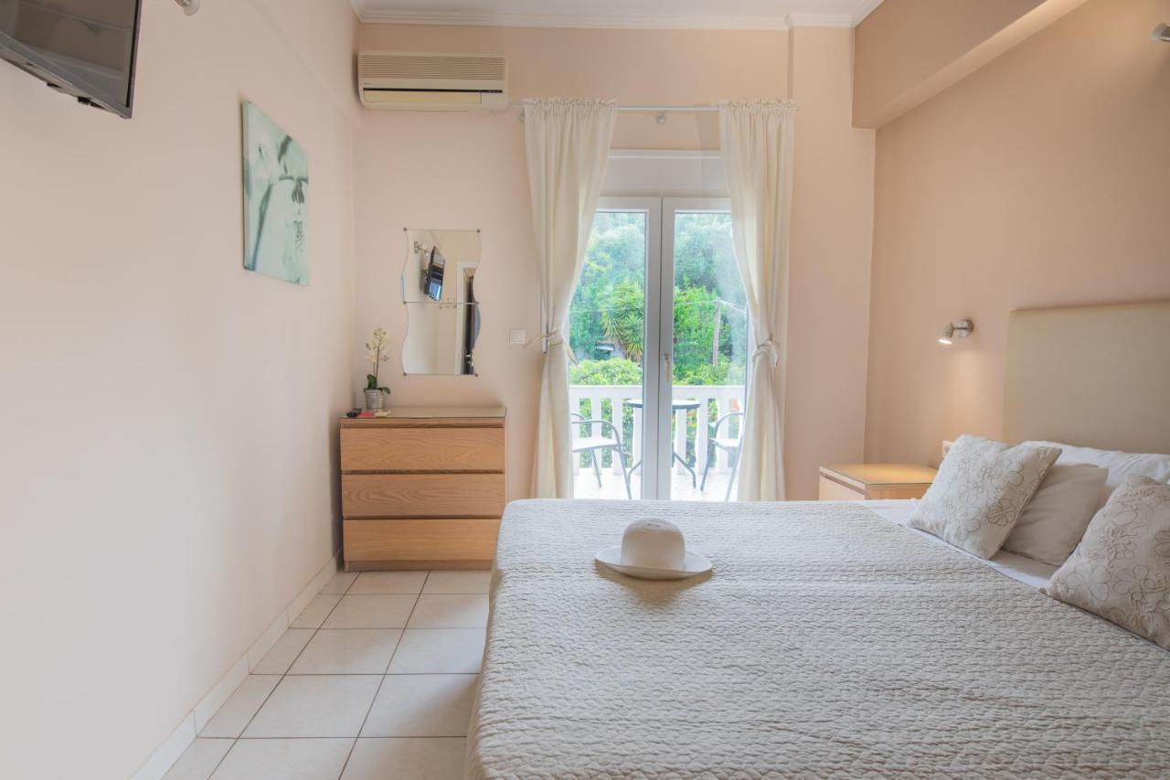 Galini Beach Studios And Penthouse Mesongí Екстериор снимка
