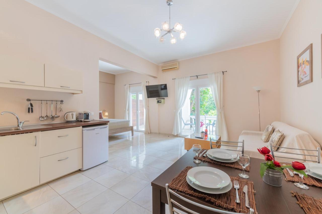 Galini Beach Studios And Penthouse Mesongí Екстериор снимка