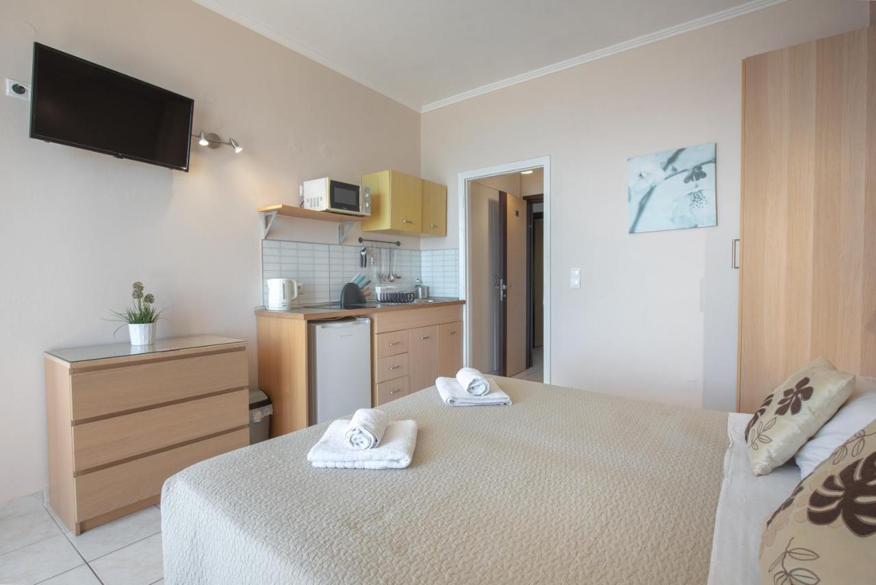 Galini Beach Studios And Penthouse Mesongí Екстериор снимка