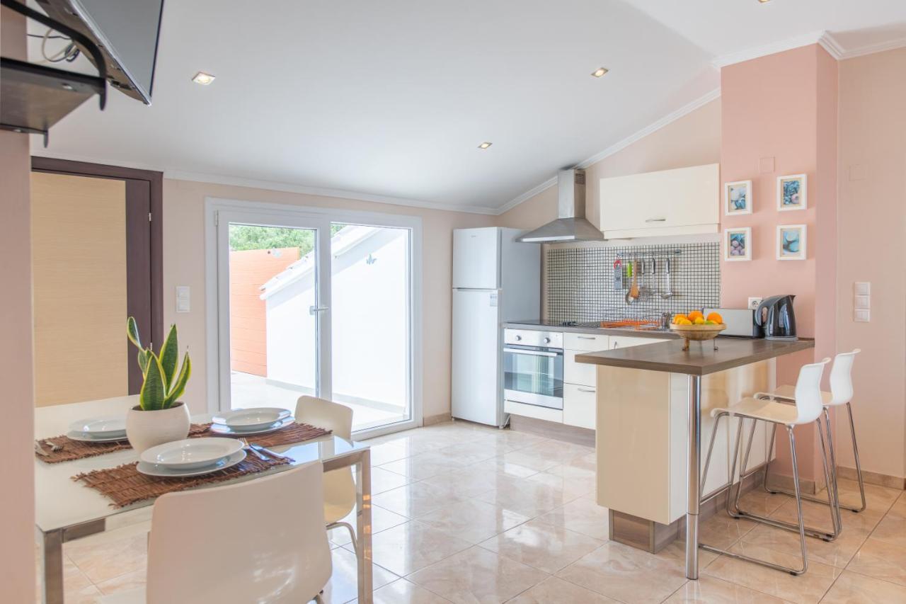 Galini Beach Studios And Penthouse Mesongí Екстериор снимка