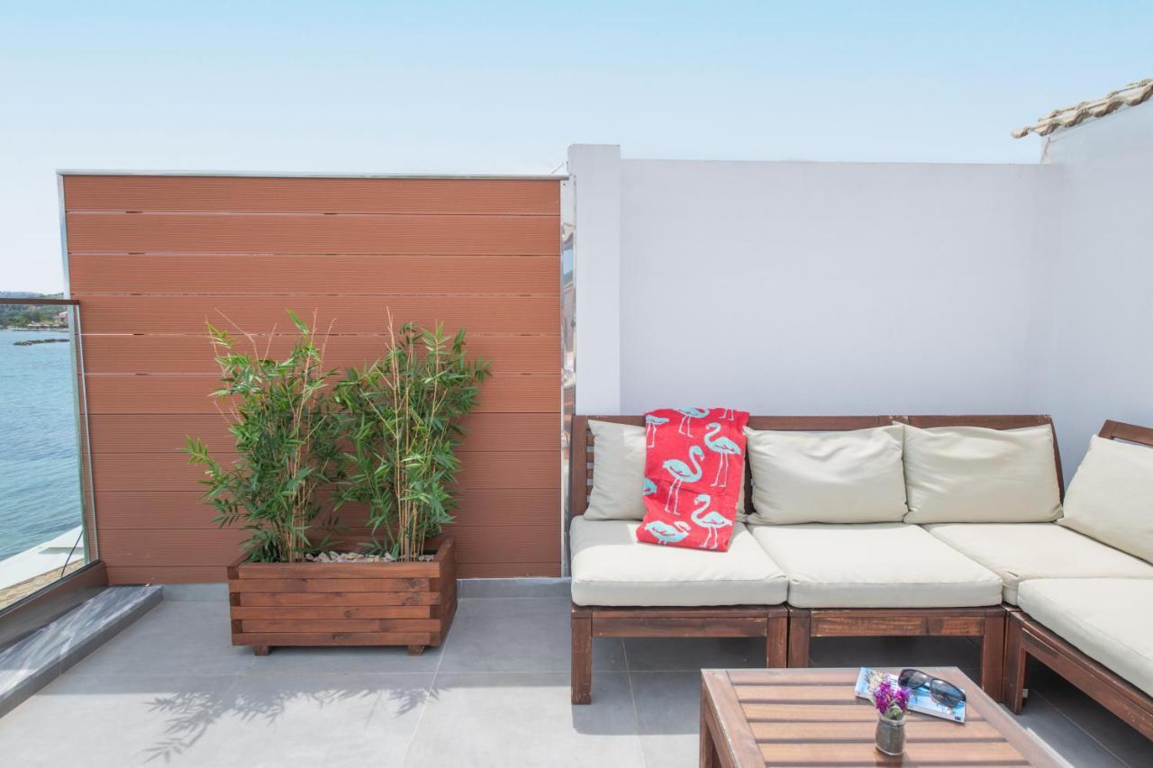 Galini Beach Studios And Penthouse Mesongí Екстериор снимка