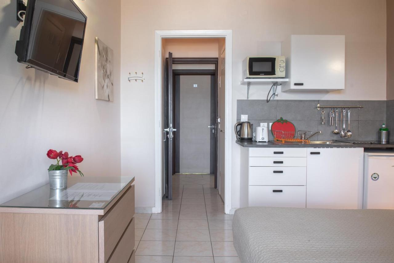 Galini Beach Studios And Penthouse Mesongí Екстериор снимка