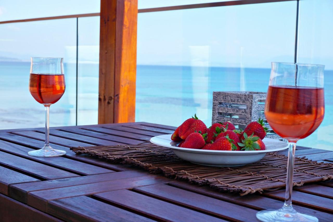 Galini Beach Studios And Penthouse Mesongí Екстериор снимка